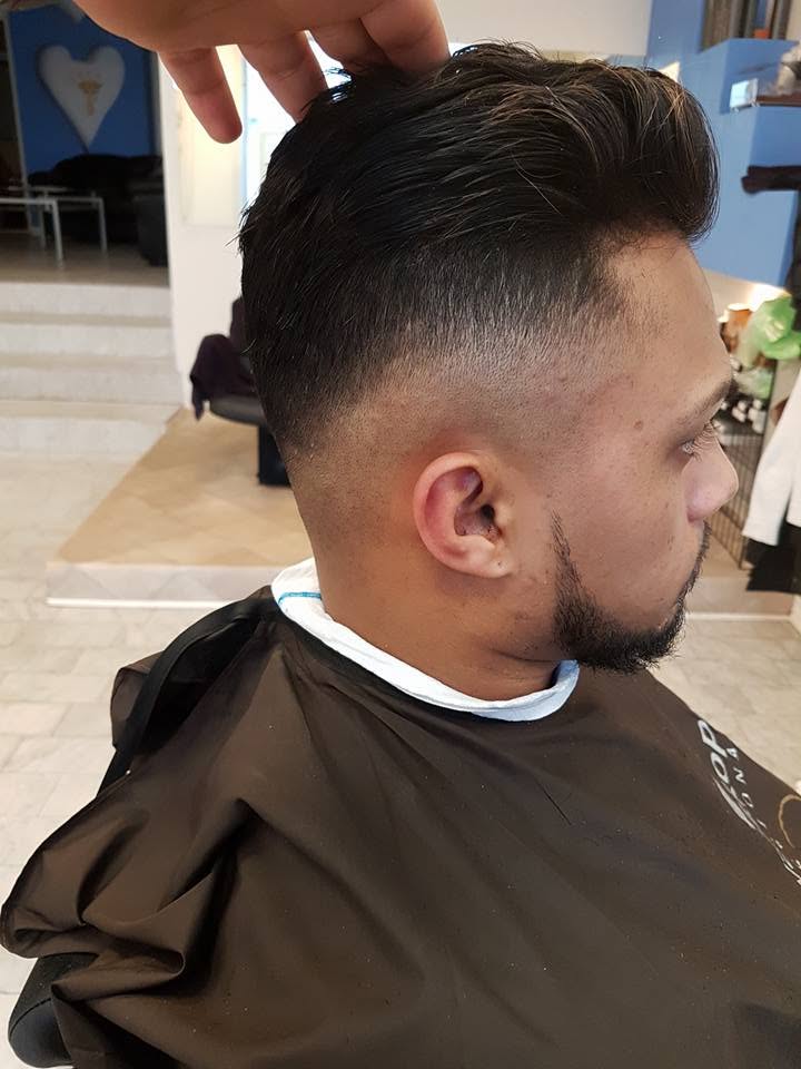 Skarp fade med tekstureret top og trimmet skæg